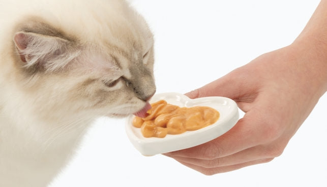 Catit Creamy Lickable Treats Chicken 12pk/box
